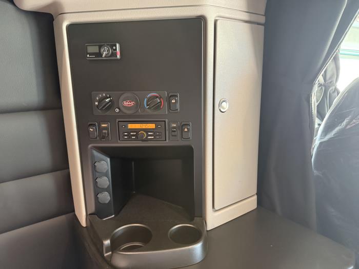 2027 Peterbilt 589-52