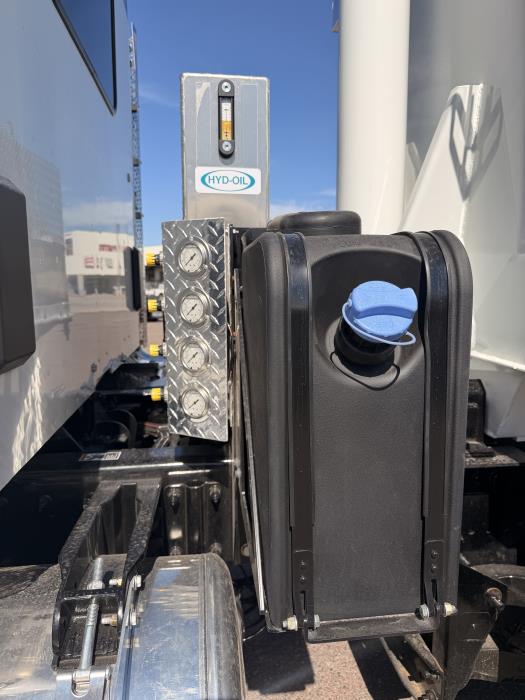 2027 Peterbilt 567-23