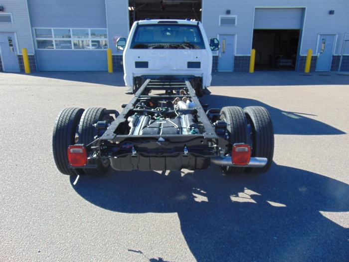 2027 Ford F-550-3