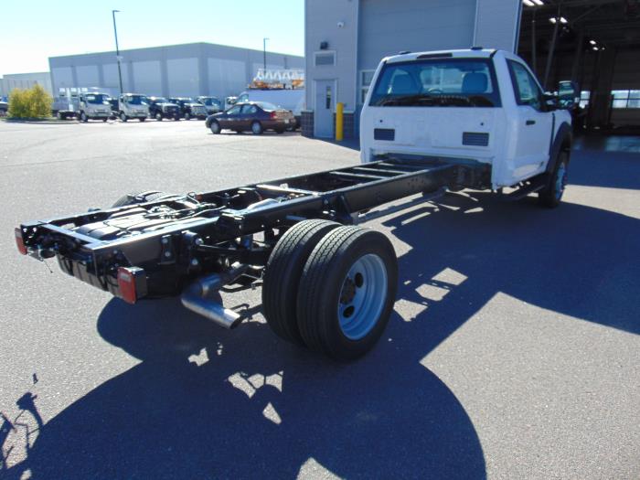 2027 Ford F-550-4