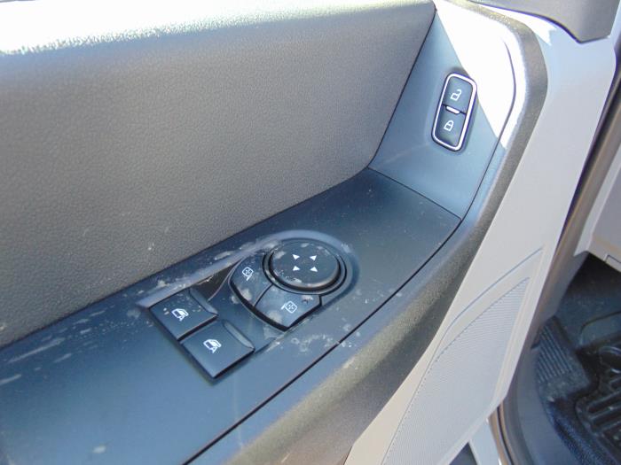 2027 Ford F-550-9