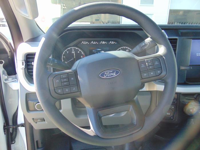 2027 Ford F-550-10
