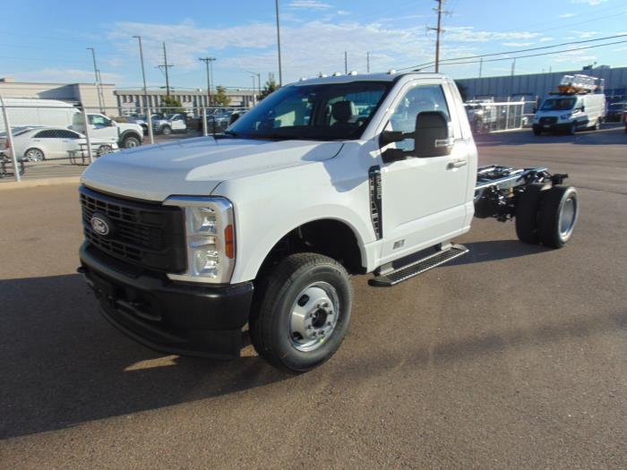 2027 Ford F-350-0