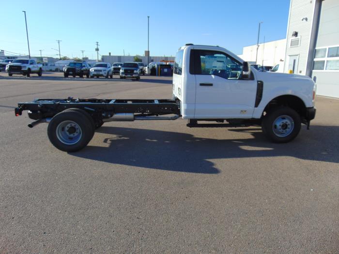 2027 Ford F-350-5