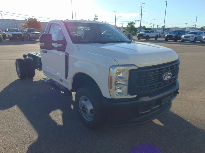 2027 Ford F-350-6