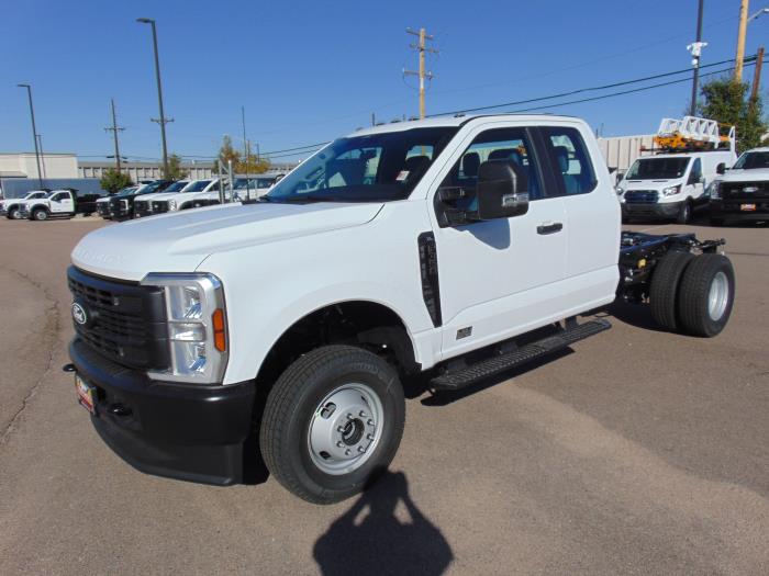 2027 Ford F-350-0
