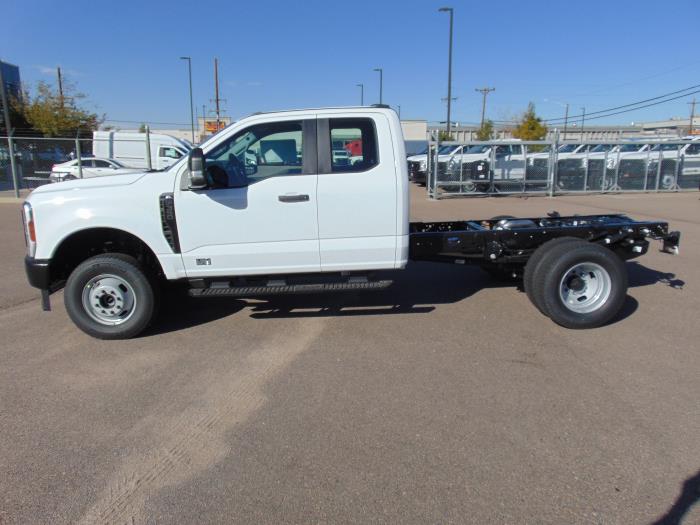 2027 Ford F-350-1
