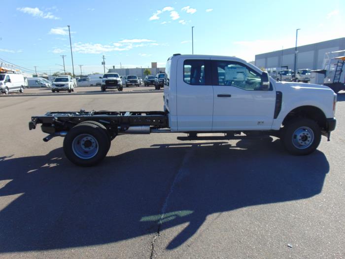 2027 Ford F-350-5