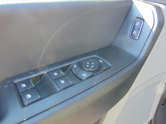 2027 Ford F-350-9