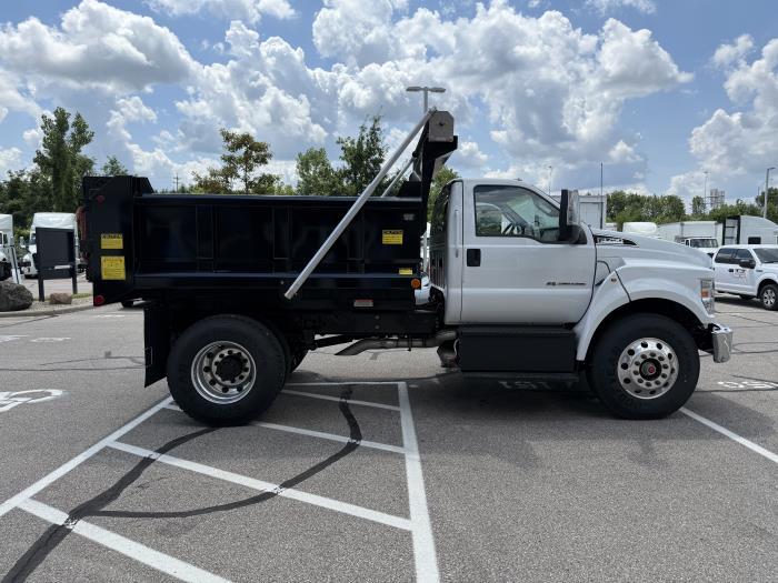 2027 Ford F-750-14