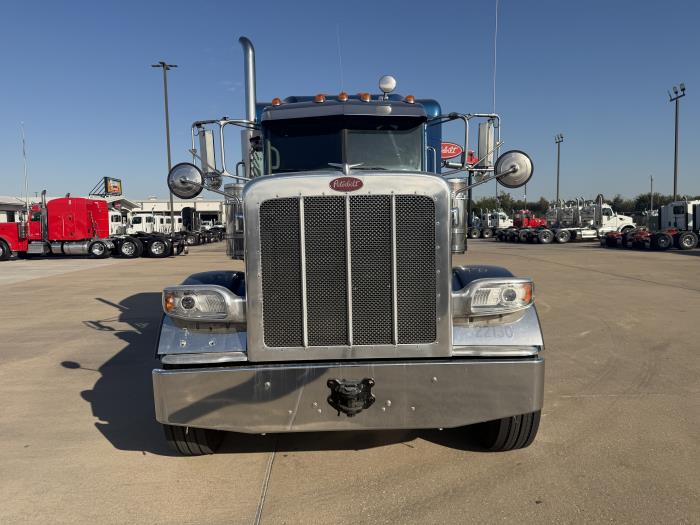 2022 Peterbilt 389-7
