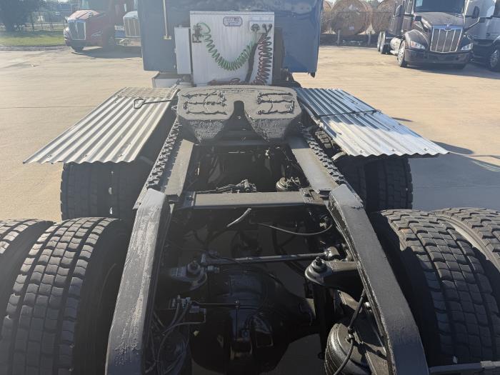 2022 Peterbilt 389-11