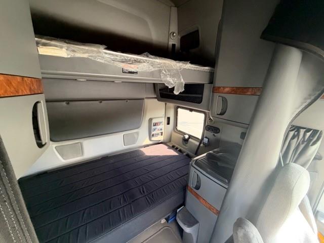 2021 International LT625-12