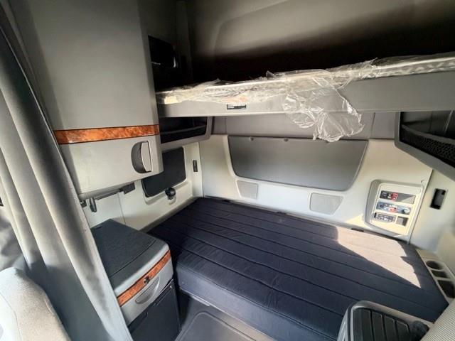 2021 International LT625-13