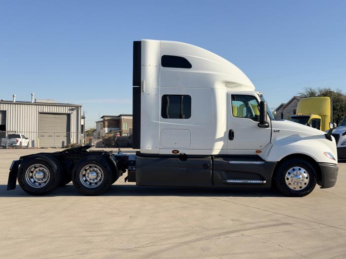 2022 International LT625-3
