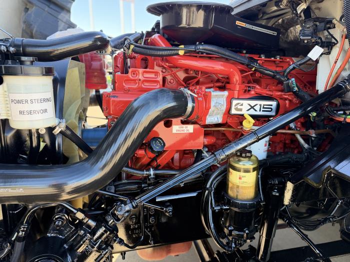 2022 International LT625-14