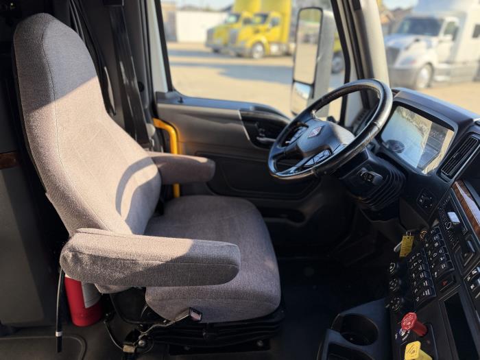2022 International LT625-20