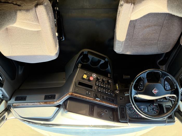 2022 International LT625-25