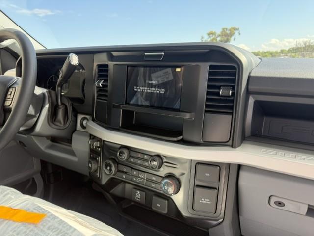 2027 Ford F-550-6