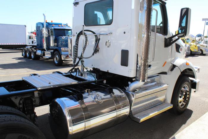 2020 Peterbilt 567-6