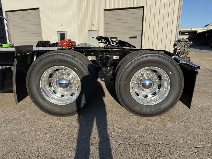 2027 Peterbilt 589-17
