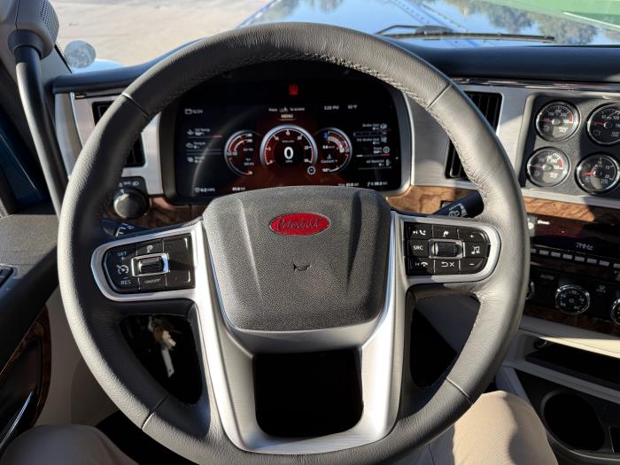 2027 Peterbilt 589-30