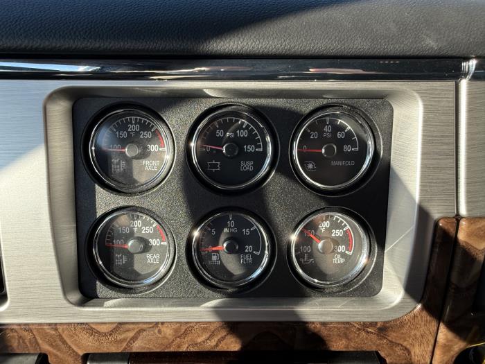 2027 Peterbilt 589-35