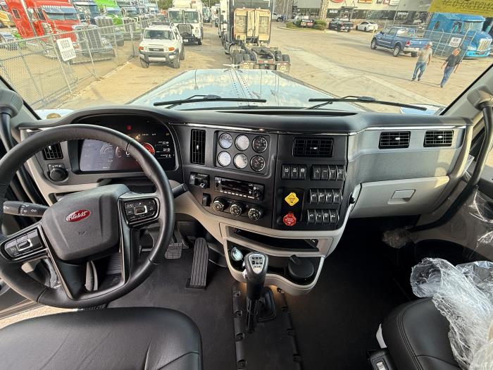 2027 Peterbilt 589-24