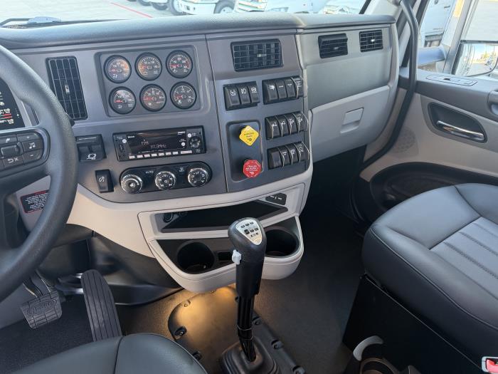 2027 Peterbilt 567-12