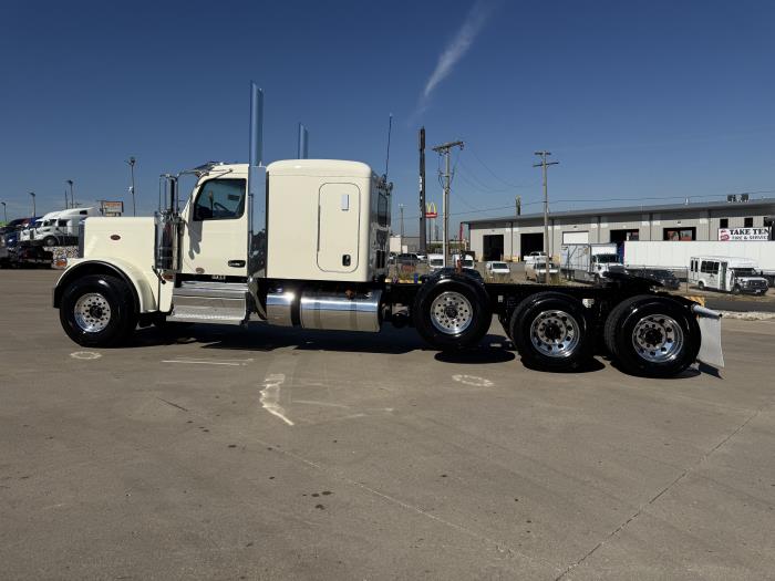 2027 Peterbilt 589-7