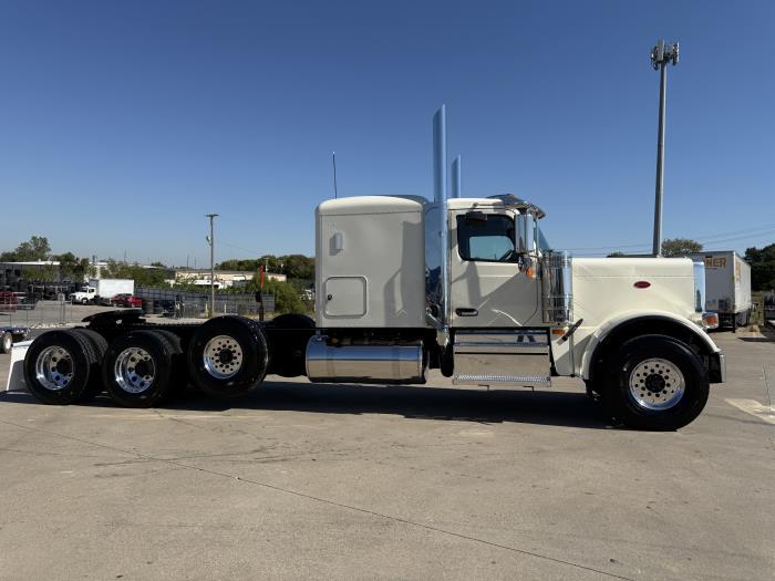 2027 Peterbilt 589-16