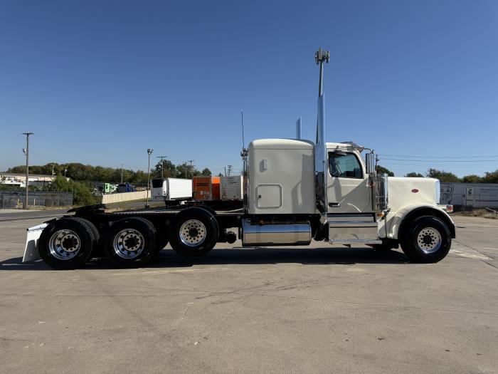 2027 Peterbilt 589-18