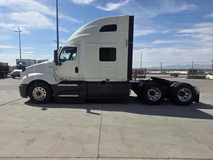 2022 International LT625-8