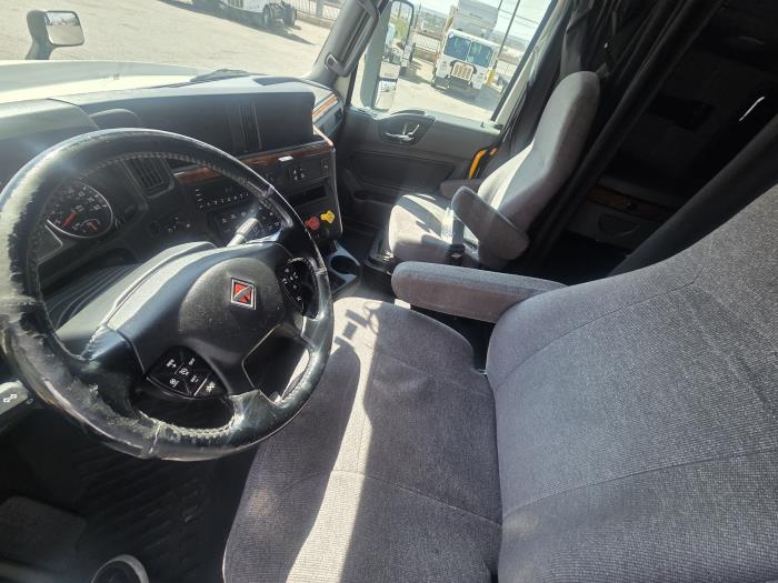 2022 International LT625-10