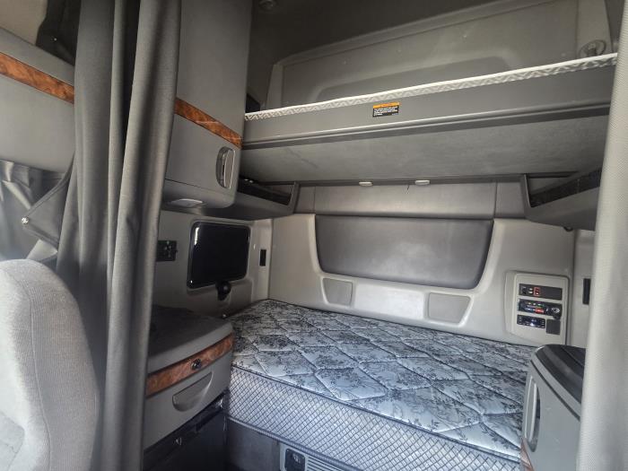 2022 International LT625-11