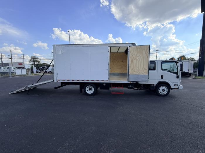 2027 Isuzu NPR-HD-10