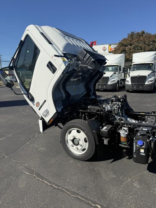 2027 Isuzu NRR-11