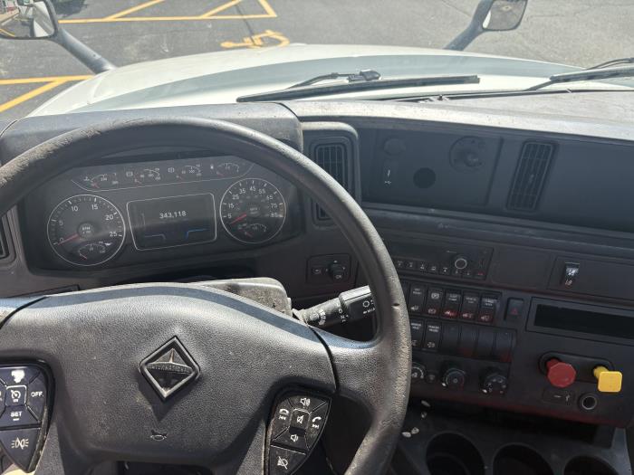 2021 International LT625-4
