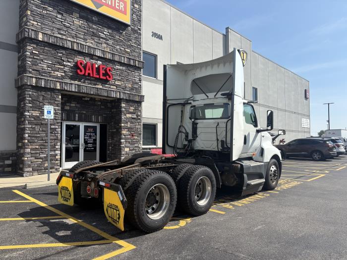 2021 International LT625-10
