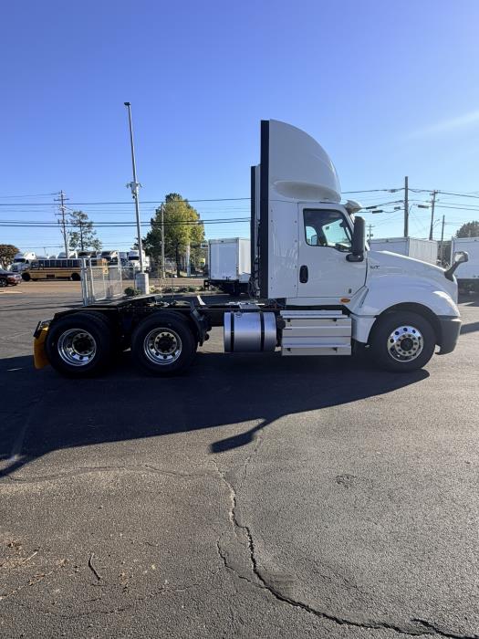 2027 International LT625-6