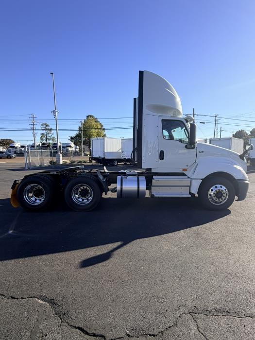 2027 International LT625-7