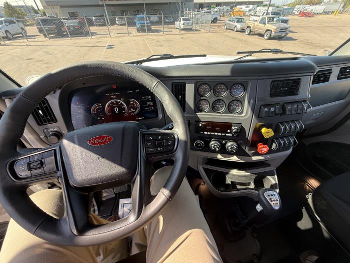 2027 Peterbilt 567-10