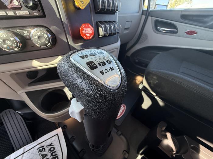 2027 Peterbilt 567-11