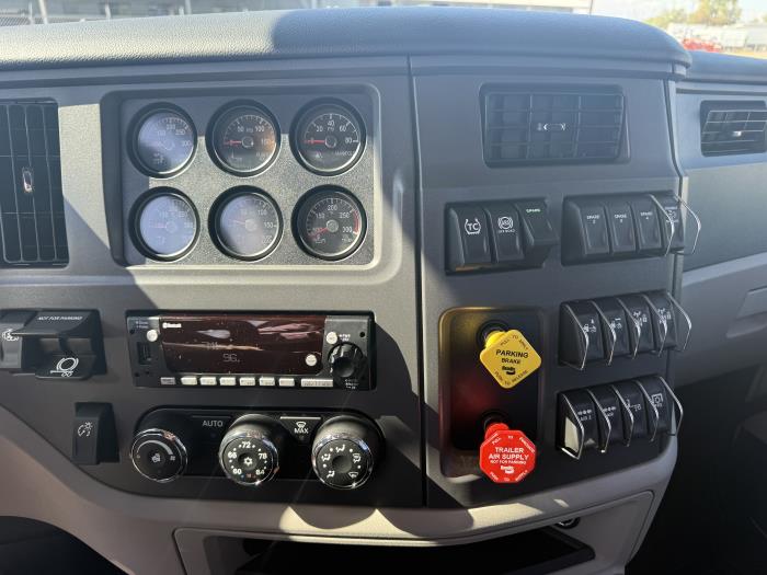 2027 Peterbilt 567-12