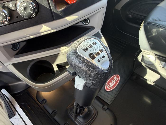 2027 Peterbilt 589-9