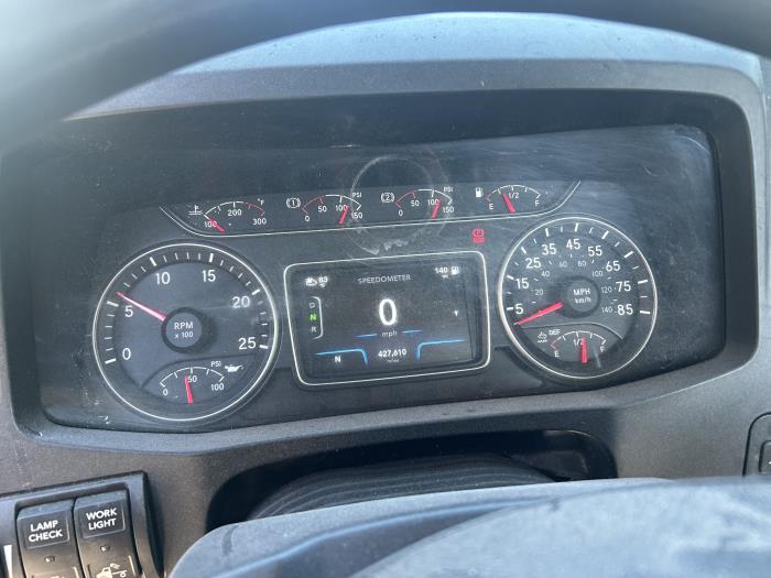 2022 International LT625-6