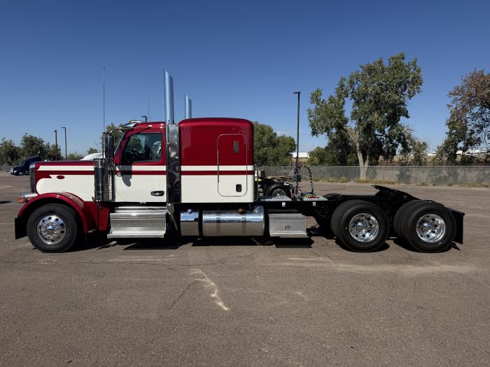 2027 Peterbilt 589-8