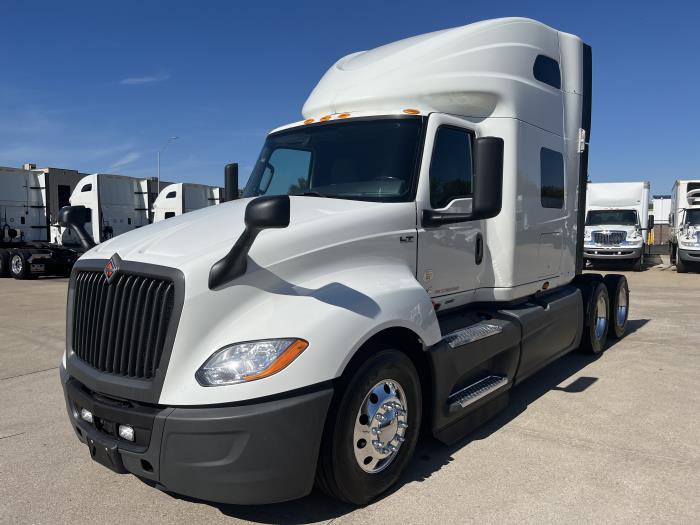 2022 International LT625-0