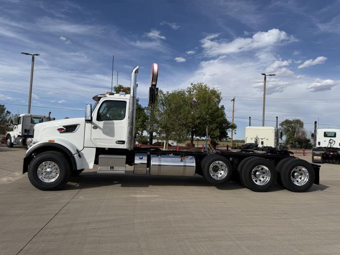 2027 Peterbilt 567-1