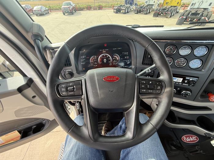 2027 Peterbilt 567-6